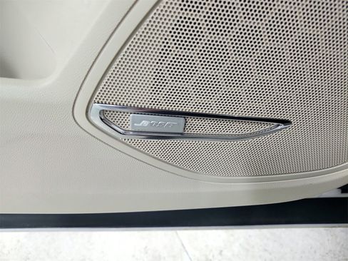 Used 2023 Buick Envision Avenir image 33