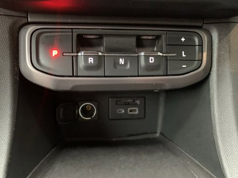 Used 2021 GMC Acadia AT4 image 30