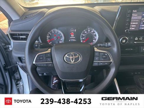 Certified 2021 Toyota Highlander L image 17