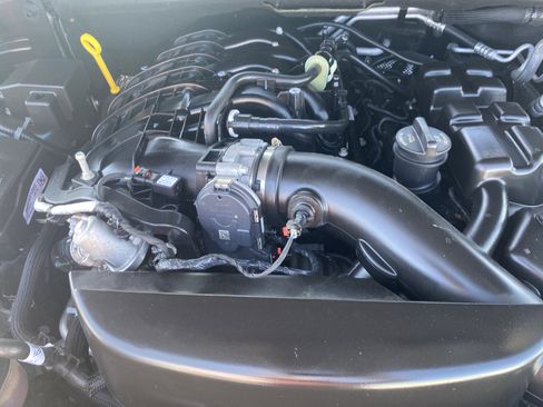 Used 2023 Dodge Durango GT RWD image 23