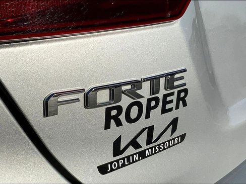 Used 2021 Kia Forte LXS FWD image 8