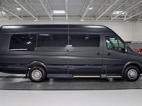 Used 2017 Mercedes-Benz Sprinter 3500 image 9