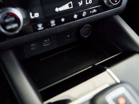 Used 2024 Mitsubishi Outlander SE image 45