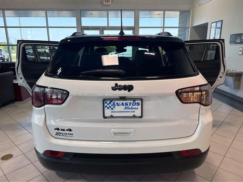 Used 2022 Jeep Compass Latitude AWD/4WD image 10