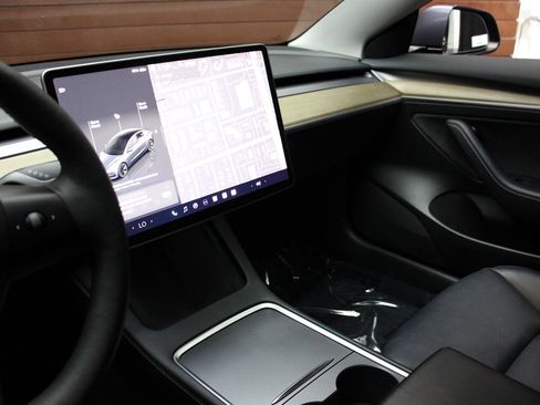 Used 2023 Tesla Model 3 Standard Range image 46