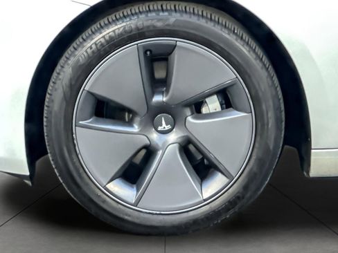 Used 2023 Tesla Model 3 Standard Range image 24