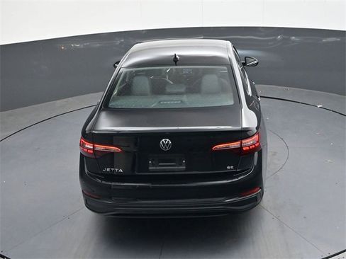 Used 2024 Volkswagen Jetta SE image 25