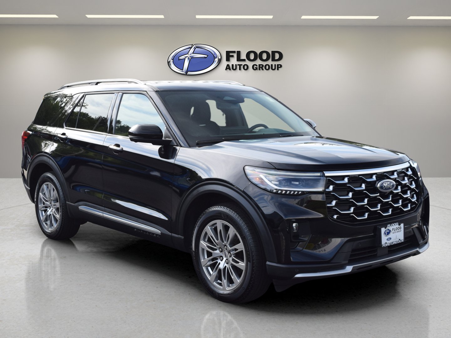 Used 2026 Ford Explorer Platinum AWD/4WD image 1