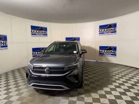 Used 2022 Volkswagen Taos SE FWD image 5