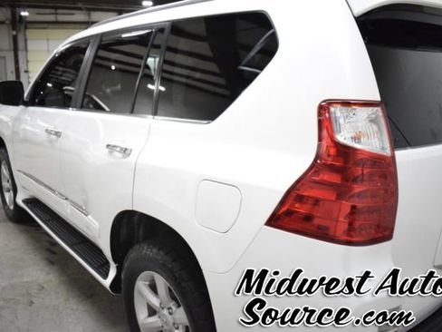 Used 2013 Lexus GX 460 w/ Comfort Plus Pkg AWD/4WD image 3