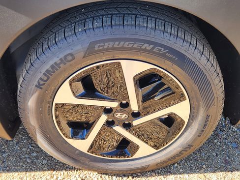 New 2026 Hyundai Ioniq 9 SE image 17