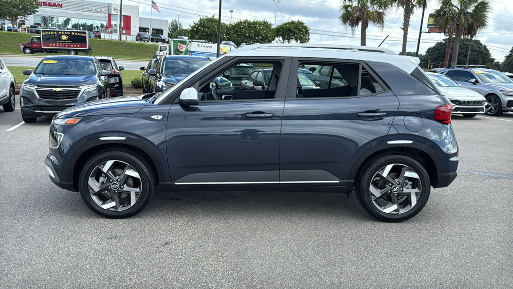 Used 2026 Hyundai Venue SEL FWD image 4