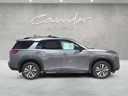 New 2026 Nissan Pathfinder SL image 17