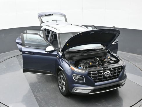 Certified 2023 Hyundai Venue Limited w/ Cargo Package image 45