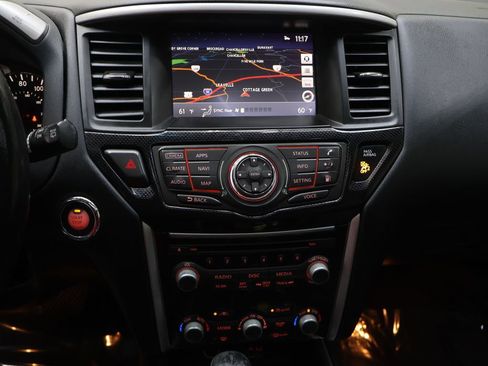 Used 2020 Nissan Pathfinder SL image 21