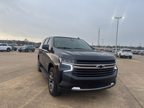 Used 2022 Chevrolet Tahoe LT w/ Luxury Package image 2