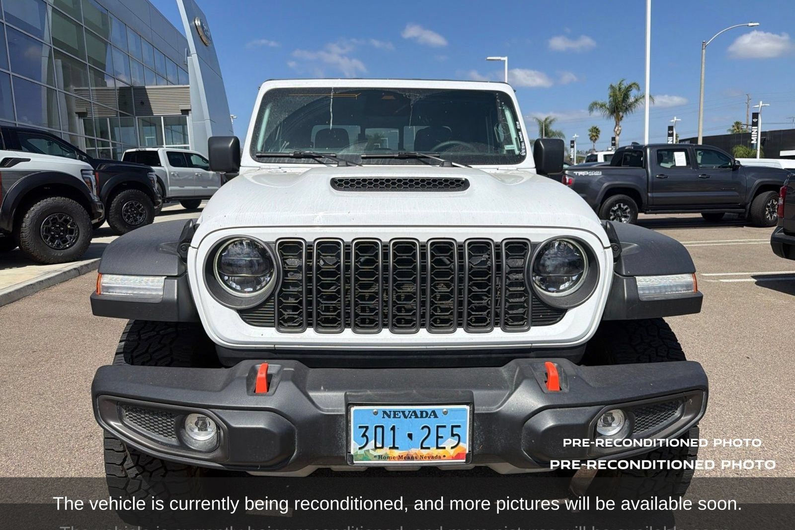 Used 2026 Jeep Gladiator Mojave AWD/4WD image 2