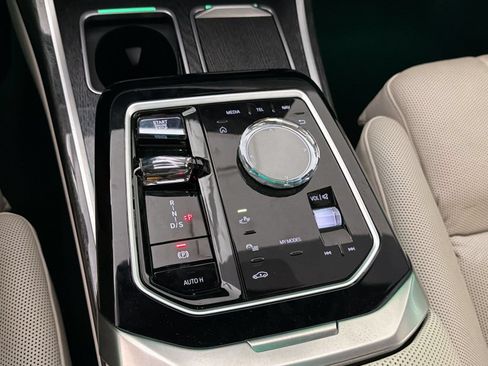 Used 2023 BMW 740i w/ Executive Package RWD image 17