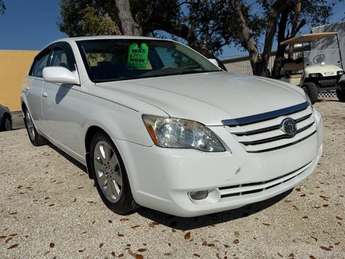 Used 2005 Toyota Avalon XLS image 1