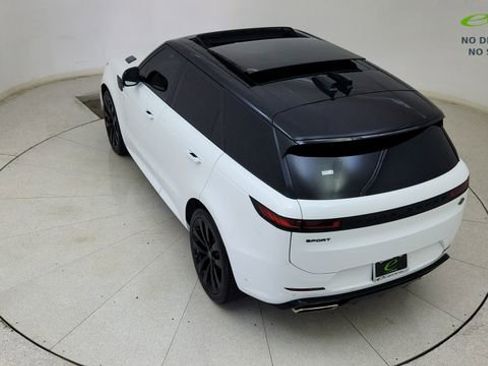 Used 2023 Land Rover Range Rover Sport SE Dynamic image 83