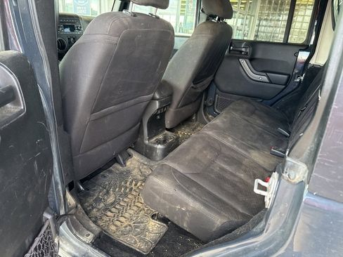 Used 2017 Jeep Wrangler Unlimited Sport image 8