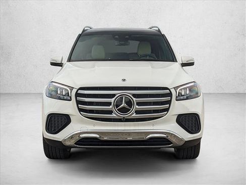 Used 2025 Mercedes-Benz GLS 450 4MATIC image 6