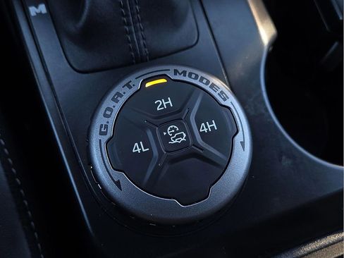 Used 2025 Ford Bronco Outer Banks image 14