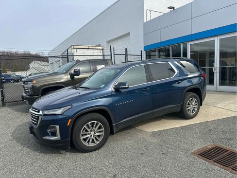 Certified 2023 Chevrolet Traverse LT w/ LPO, Floor Liner Package image 5