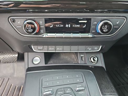 Used 2019 Audi Q5 2.0T Premium w/ Convenience Package AWD/4WD image 27