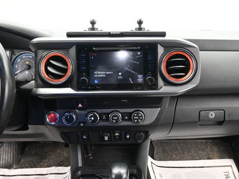 Used 2019 Toyota Tacoma TRD Off-Road image 16