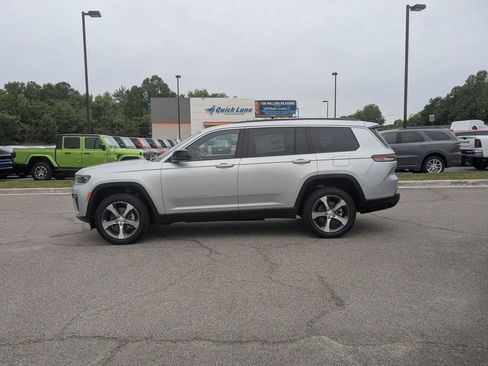 New 2026 Jeep Grand Cherokee L Limited AWD/4WD image 2