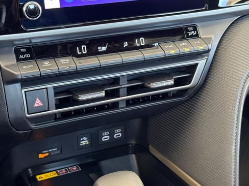 Certified 2026 Toyota Camry SE FWD image 18