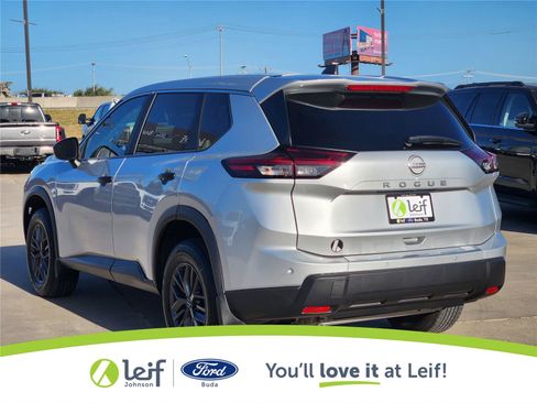 Used 2024 Nissan Rogue S FWD image 4