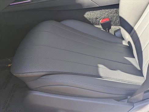 New 2026 Mercedes-Benz E 450 4MATIC Sedan image 4