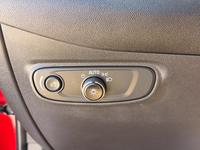 Used 2024 Chevrolet Equinox LT FWD image 23