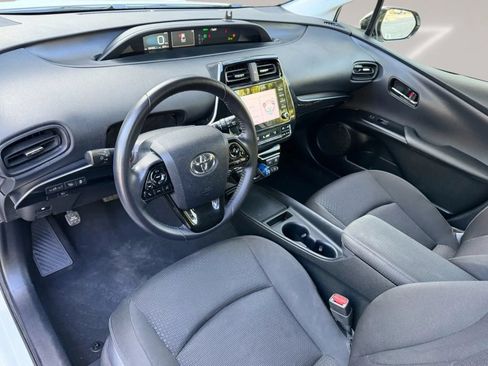 Used 2020 Toyota Prius LE FWD image 10
