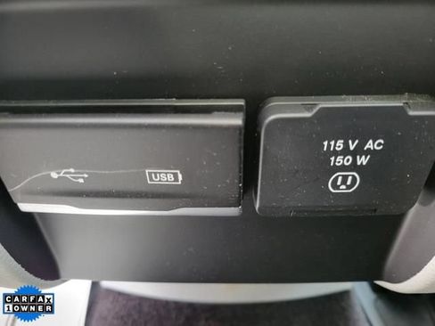 Used 2019 Jeep Cherokee Limited w/ Technology Group AWD/4WD image 16