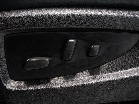 Used 2017 GMC Yukon SLT image 12