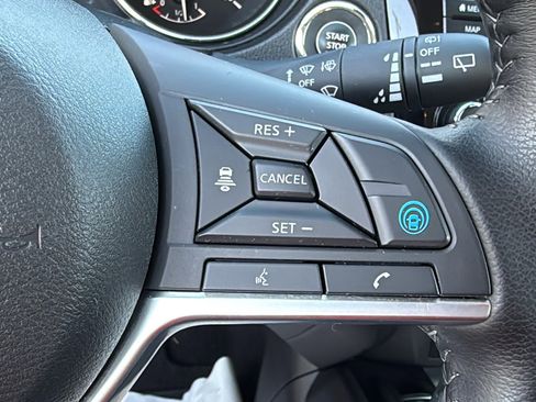 Used 2022 Nissan Rogue Sport SL image 11