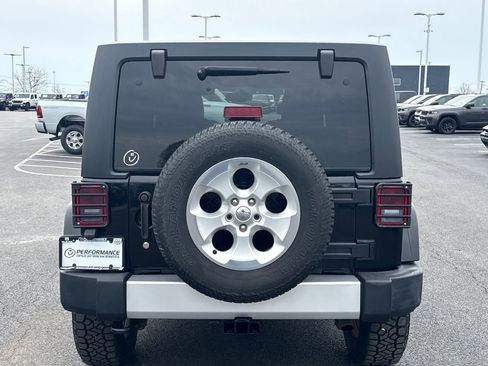 Used 2015 Jeep Wrangler Unlimited Sahara w/ Connectivity Group image 4