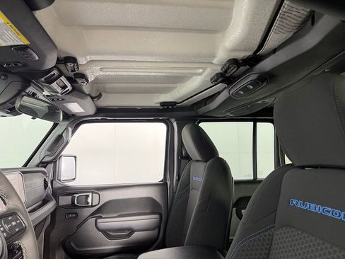Certified 2025 Jeep Wrangler Unlimited Rubicon 4xe w/ Convenience Group AWD/4WD image 23