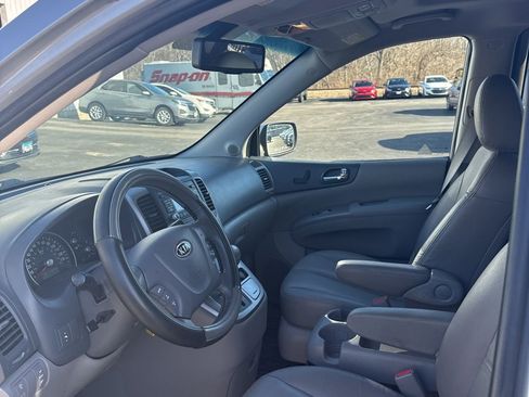 Used 2010 Kia Sedona EX w/ Luxury Pkg image 6
