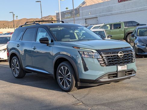 New 2026 Nissan Pathfinder Platinum FWD image 6