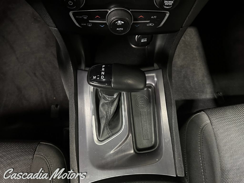Used 2017 Dodge Charger R/T Scat Pack w/ Driver Confidence Group RWD image 37