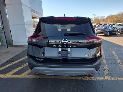 Used 2023 Nissan Rogue S image 4
