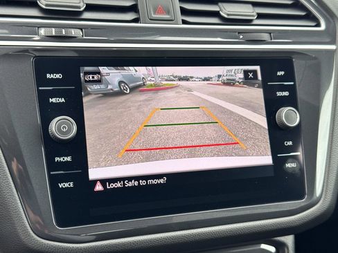 Certified 2024 Volkswagen Tiguan SE R-Line image 17