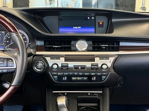 Used 2017 Lexus ES 350 w/ Premium Package FWD image 35