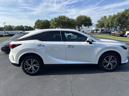 Used 2025 Lexus RX 350 FWD w/ Technology Package image 4