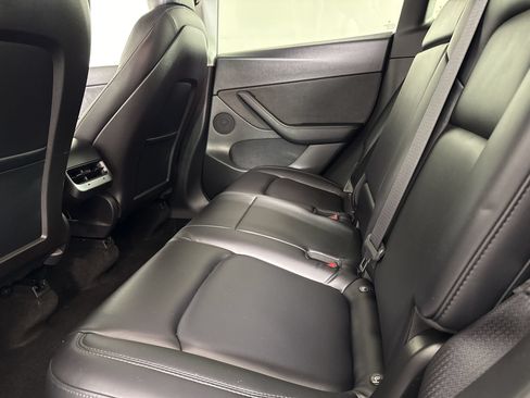 Used 2020 Tesla Model Y Long Range AWD/4WD image 18