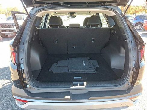 Used 2025 Hyundai Tucson SE image 29